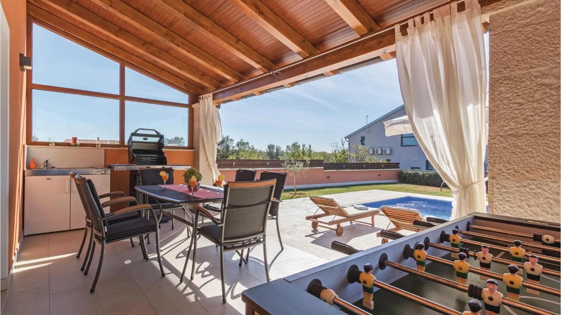Cozy Home In Skatari With Outdoor Swimming Pool Pula 0*,