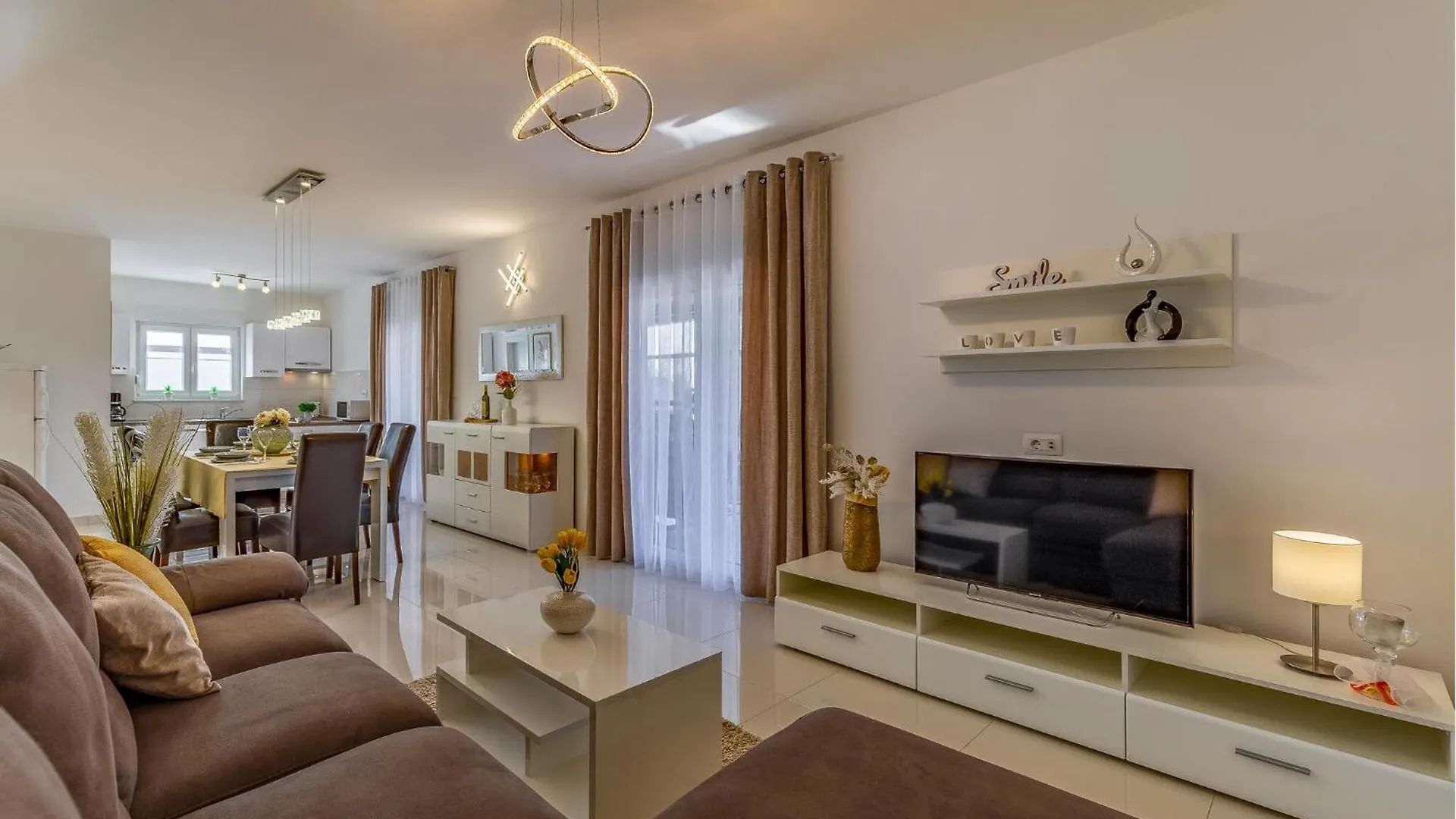 Holiday home Cozy Home In Skatari With Outdoor Swimming Pool Croatia